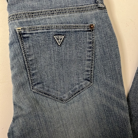 Guess Curvy Skinny Jeans - Picture 2 of 9
